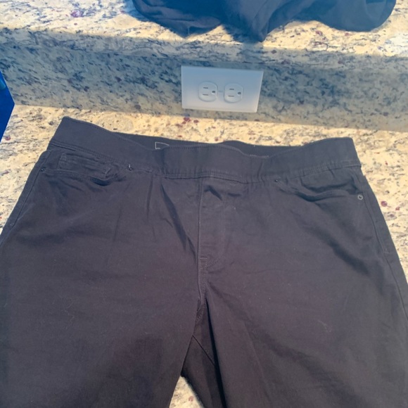Levi’s jeggings in Black soft brushed jean size 16 with stomach control panels